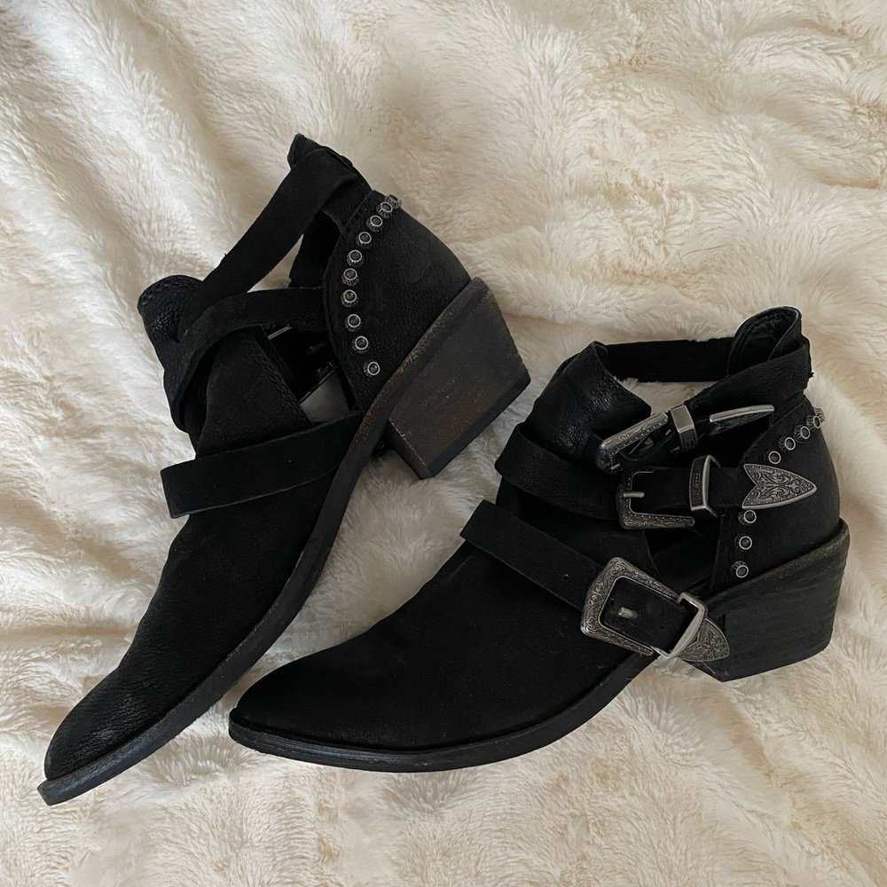 dolce vita black ankle boots